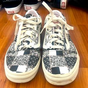 Vans Old Skool - Perfect For Summer!! Rare Floral Print Size 10 W/Size 8.5 M